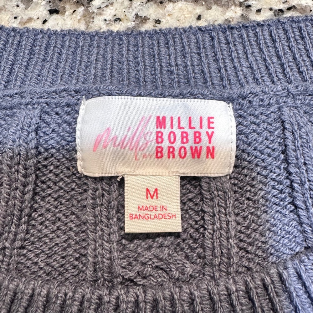 Mills‎ by Millie Bobby Brown Blue Gray Crop Cable Knit Sweater Womens Size M NWT - Picture 7 of 9
